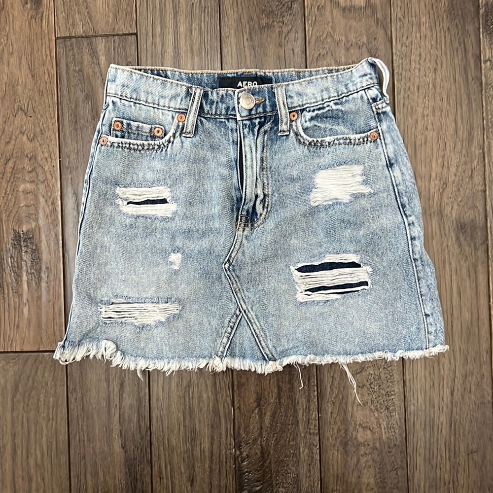 Aeropostale light blue distressed jean skirt. Size: 00.